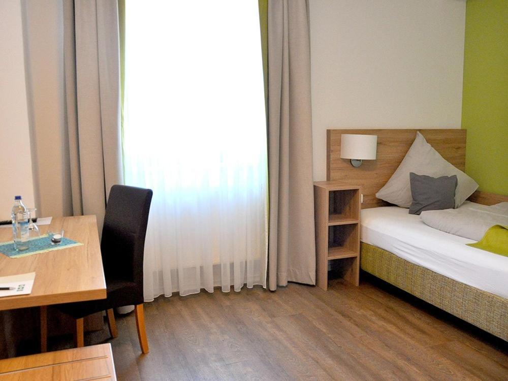 Landgasthaus Zur Linde Pleiskirchen Extérieur photo