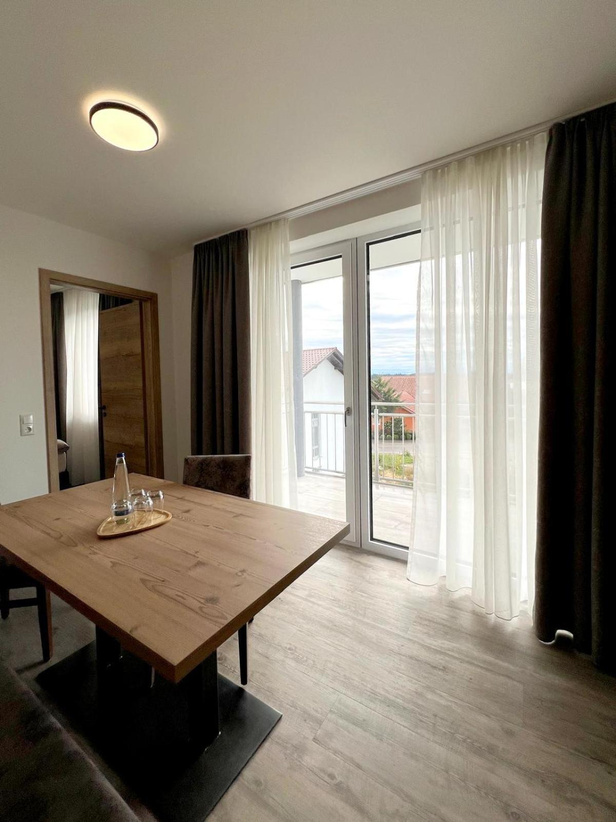 Landgasthaus Zur Linde Pleiskirchen Extérieur photo